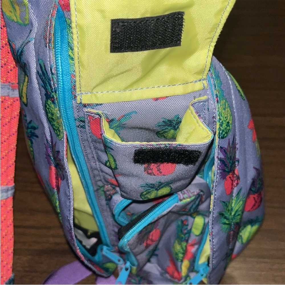 KAVU Pineapple Mini Rope Sling Pack Bag - Picture 7 of 7